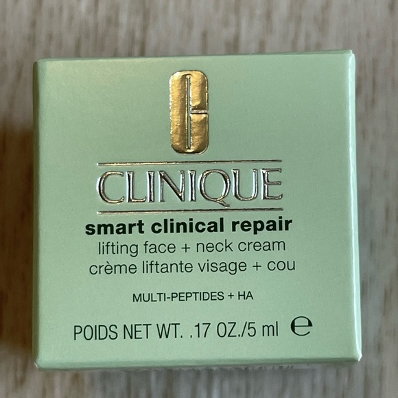 Clinique 7 Day Face Scrub Cream Rinse-Off Formula with Deluxe Samples - Picture 3 of 4